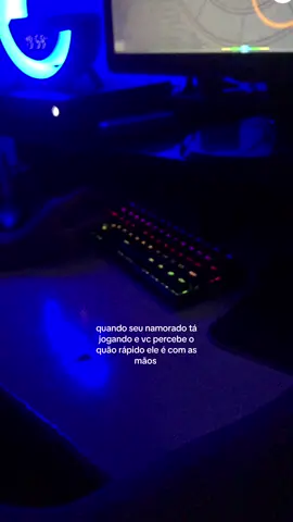 amo ter um namorado q vive jogando jogo de ritimo, tem seu lado bom #fy #fyp #game #namorado #us 