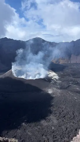Detik2 menuju puncak gunung paling ekstrim di jawa #mountain #raungviasumberwringin #raung3344mdpl #fypシ゚ #views 