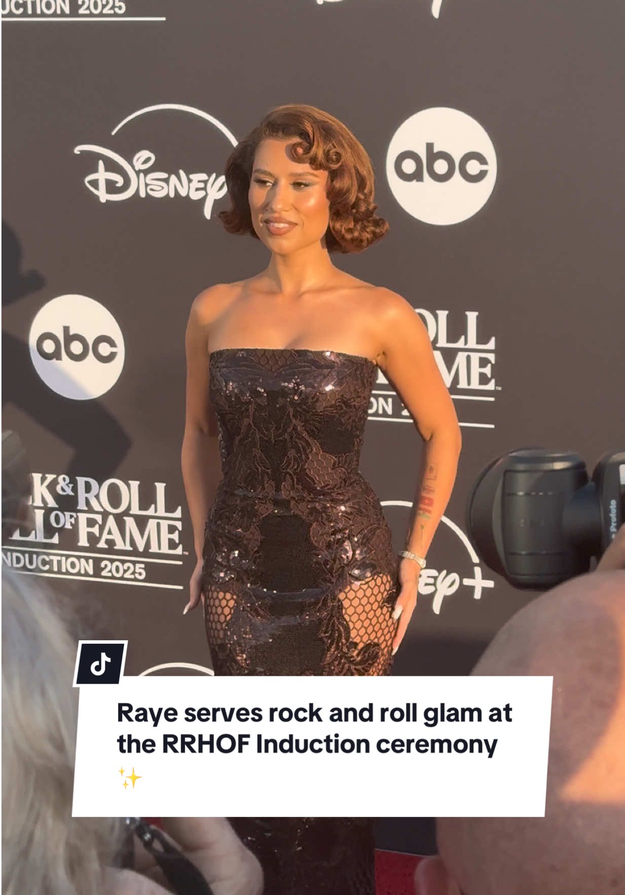 @Raye stuns on the @Rock Hall of Fame carpet ✨💖