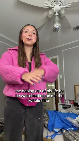 out of there immediately #cheater #cheatersgettingcaught 