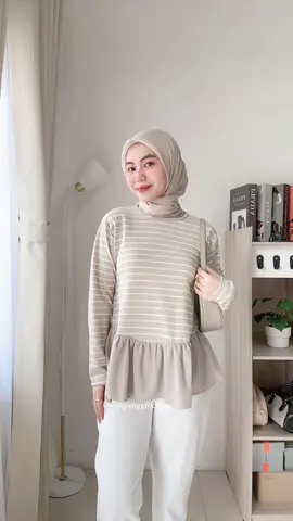 Blouse gemashh🤏🏻 #OOTD #outfitideas #blouseoutfit #blousestripe #blouseruffle 
