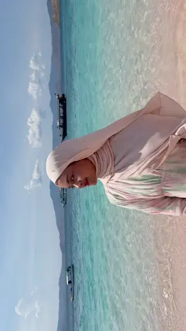 fall in love again and again with pink beach #labuanbajo 