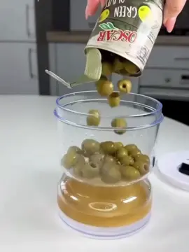 Separador de azeitonas. Link na bio ou pelo chat. #azeitona #cozinha #shopee #shopeevideo #utilidadesdomesticas 