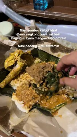 Only reason i woke up this morneeeeen’ #nasipadang 