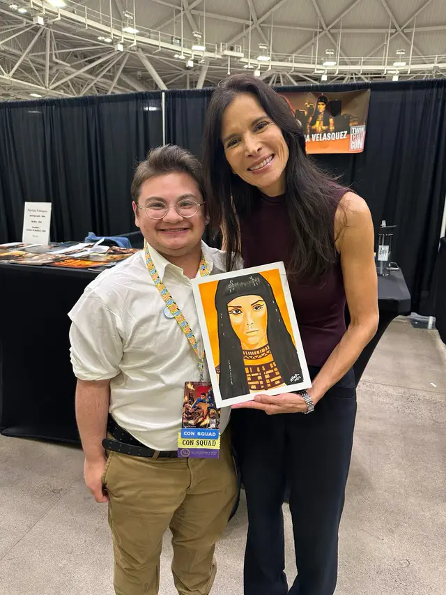 Meeting the cast of The Mummy today and presenting them with my art was one of the highlights of my day! Getting to see the cast I grew up watching in one of my favorite movies was awestruck! Thank you guys so much! I’m so happy I got to meet you all and gift my art to you!   #themummy #brendanfraser #odedfehr #patriciavalesquez #twincitiescon @Twin Cities Con  @Patricia Velasquez 