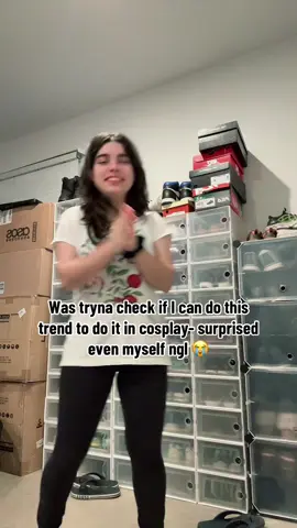 CAUGH..! I guess ima do it in cosplay soon HAHAH #cosplayer #chinesedance #chinesedancetrend #fyp #splits 