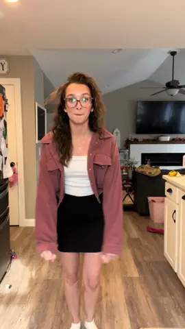 I don’t typically wear skirts but I love this @Halara @Halara_official #halara #halarapatitoff #halaratiktokshop #halaraski #tiktokshopblackfriday 