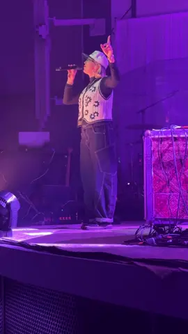 Who is this DIVA!? @jamiemacdonaldmusic #jamiemacdonald #christian 