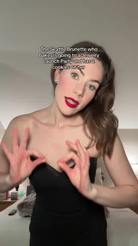 I’m so excited to see these jewelry pieces #brunettewhobakes #seattlecontentcreator #seattletiktok #seattlewa #seattle 