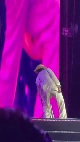 Shooting laser ~ #Übermensch #HANOI #GDRAGON2025WORLDTOUR #GDRAGON2025 