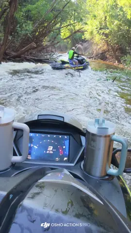 Aqui nós é PILOTO 😎 Maquinado 🫡 Adrenalina e aventuras  Subindo o Rio Carú Seco. #fortesemocoesjetski #adrenalinasobreasaguas🔥🔥🔥🔥 #minhavibe😎 #meuhobbypreferido❤️ #riocarú 