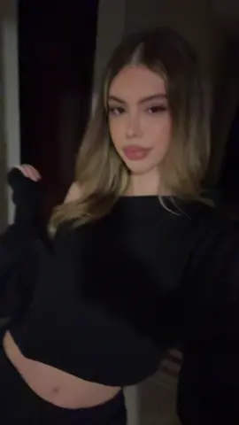 smells like i need to catch a flight👋