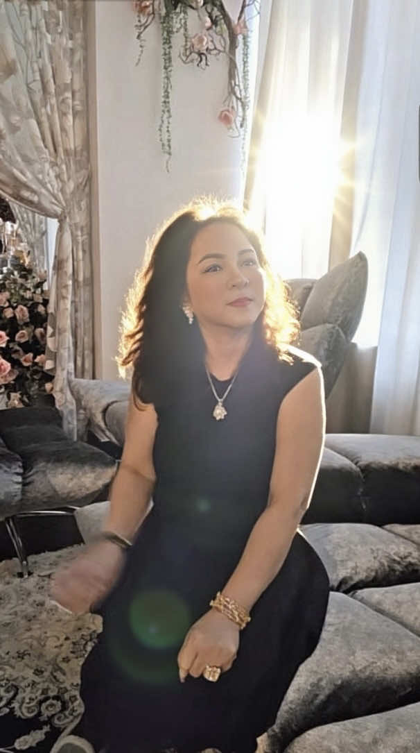 #xuhuongtiktok #nguyenphuonghang #christina #viraltiktok #LearnOnTikTok 