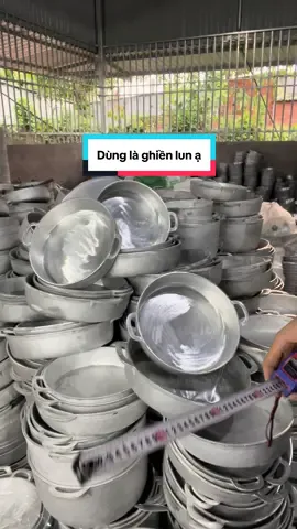 #chaogangdaybang Chảo gang đúc nguyên khối đáy bằng dày dặn, nặng chắc tay lắm #xuhuong 