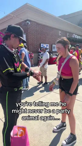 i’m unwell @Bronny @sophia🦋🐬 #bananaball #partyanimals #savannahbananas 