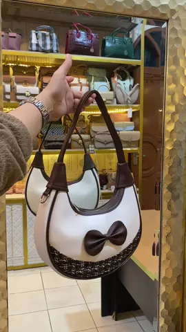 Pantes aja tas ini udah laku banyak di tiktok, soalnya udah murah masih nekat aja ngasih diskon #tasselempangwanita #shoulderbagwanita #taswanitaelegan #handbagwanita 