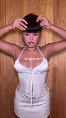 the finishing touches 🌟 @Overnight Blowout @Kérastase @Ellis Brooklyn @Patrick Ta Beauty @Saie @LAWLESS Beauty @MakeUpForEverUSA @Pat McGrath Labs @LOCCITANE #finishingtouches #overnightblowout #bodyglow 