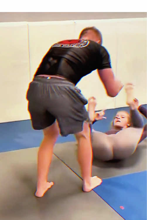 Girl vs boy grappling #womenswrestling #fyp #grappling #usa #foryoupage 
