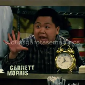 é só escolher o menos pior e pôr na boca kkkkkkkkkkkkk. . . . . . . . . . . . . . . . . . . . . . . . . . . . . #duasgarotasemapuros #maxandcaroline #katdennings #seriesedit #jennifercoolidge #sitcom #2brokegirls #2brokegirlsedit #edits #editsdeseries #garconete #comedia #viraliza #humor #comedia #vaiprofy #fy #viral #fyp #sitcom #Flash #flahsmob #1990