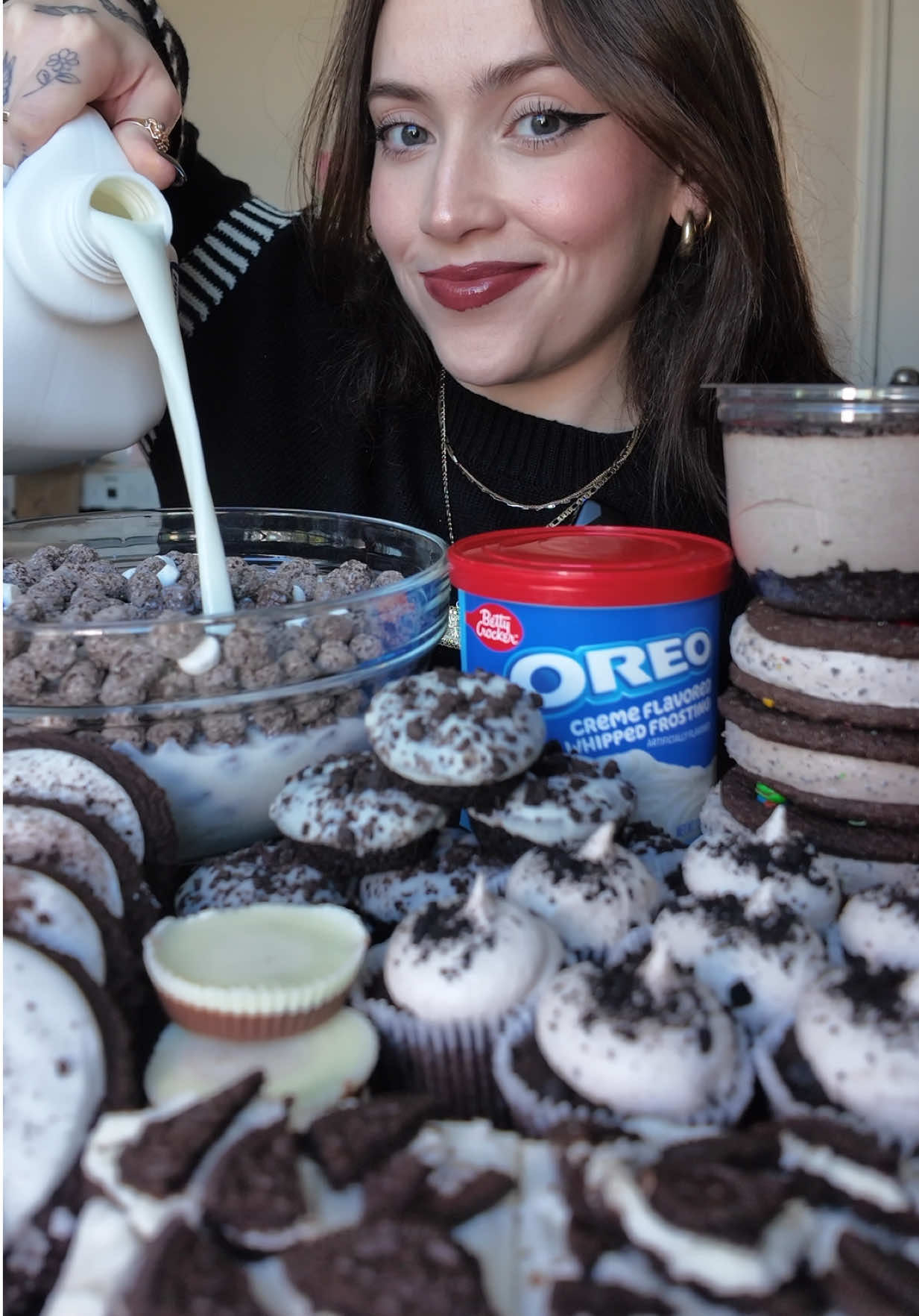 oreo mukbang set up + bites 🖤🤍 what’s your favorite oreo dessert and what should my next flavor be for a big dessert video?? @OREO @Walmart #oreo #cookiesandcream #cookies #mukbang #fyp 