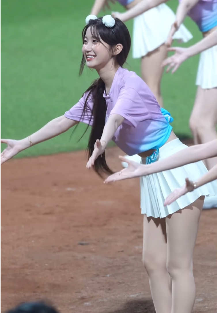 Cute girls cheerleader ❤️ส่งตรงถึงไทยแล้วคะ