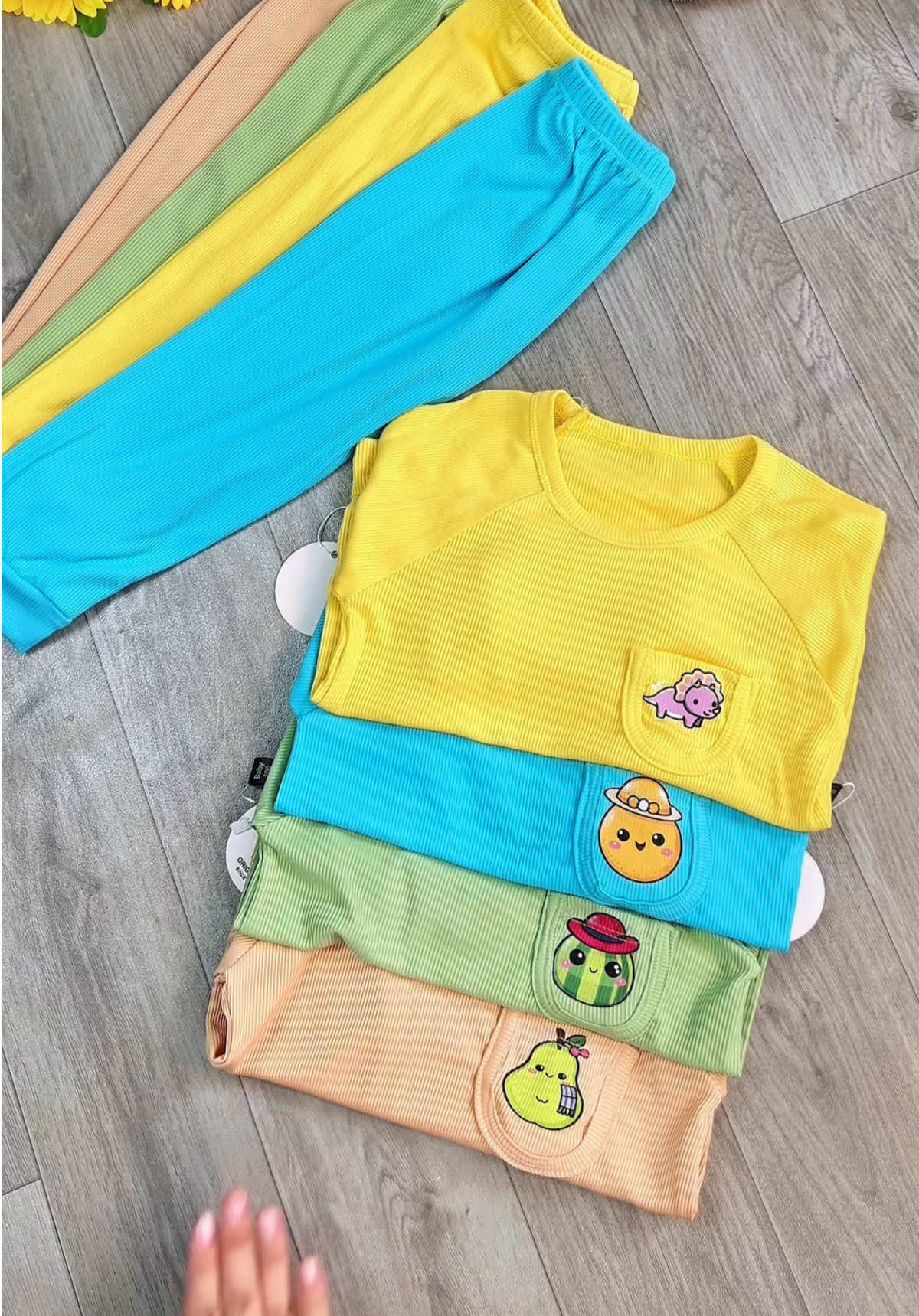 Bộ dài tay tăm lạnh cho bé trai và bé gái #mebeegao #bodaitaychobe #botamlanhchobe #bodaitaytamlanh #xuhuong 