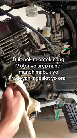 Entek e duet dinggo seneng e ati kui lueh apik timbangane entek dinggo seng ra genah                                   #rxking #blayer135cc #story #rxkingspekblayer 