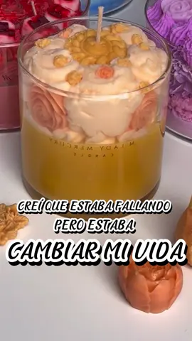 Mecha torcida, cera derramada 🤦‍♀️... mi vela fue un error que me enseñó a CRECER y a ser libre 💸, comentá CRECER 👇 para el comienzo de tu libertad 💡, seguinos para más tips, y para la capacitación completa 👩‍💻 envíanos un mensaje privado ya mismo ✉️.  #velasartesanales  #velasaromaticas  #velasdecorativas  #velas #hechoconamor 