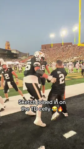 Sketch going crazy after the Vandy TD 🙌 @Vanderbilt Football #football #cfb #CollegeFootball #sketch #vanderbiltfootball 