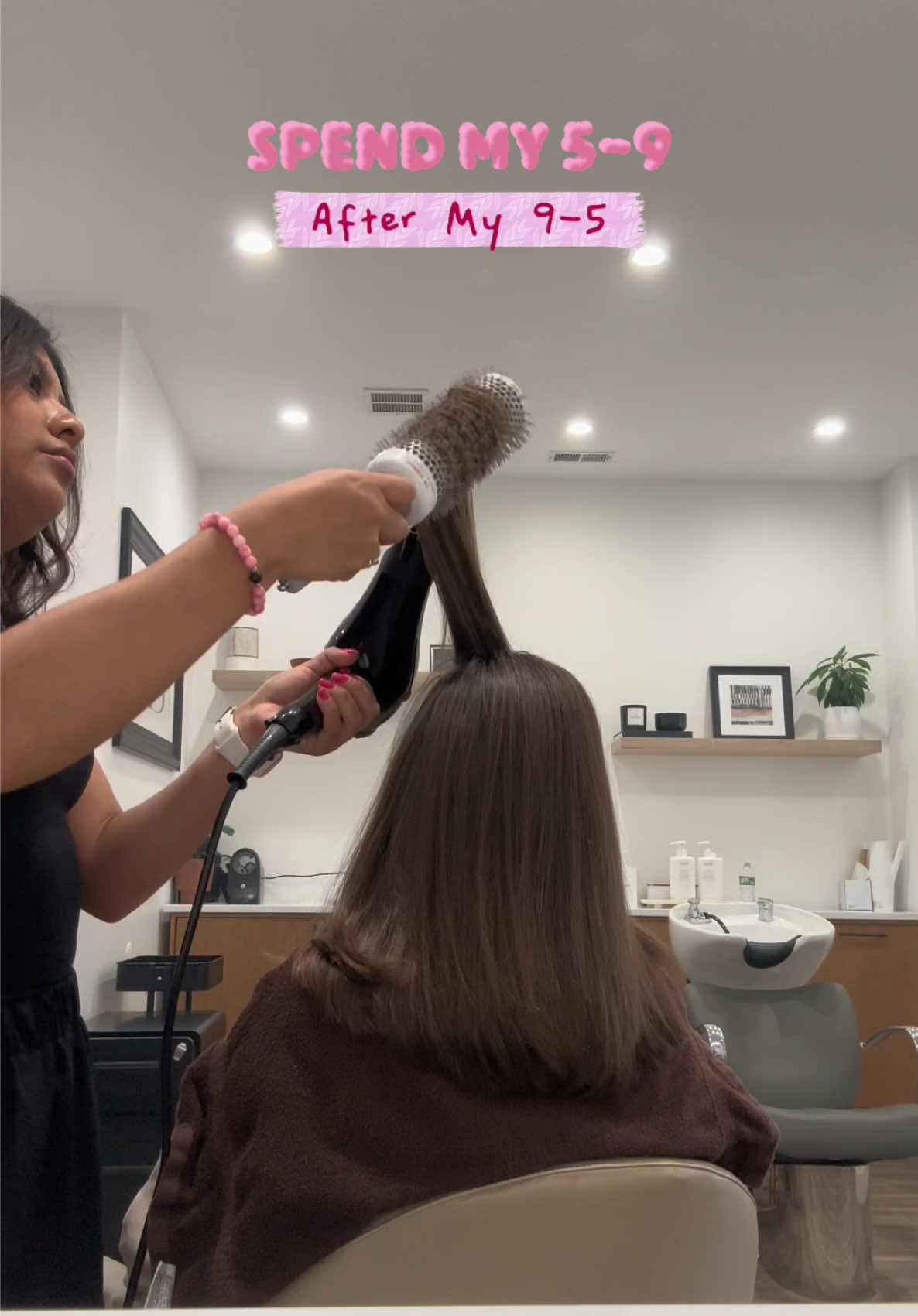 After my 9–5 behind the chair, it’s all about my 5–9 — family time, self-care, and pure happiness 💕🕯️🎀 #5to9aftermy9to5 #dayinmylife #hairstylistlife #afternoonroutine #afterworkvlog 