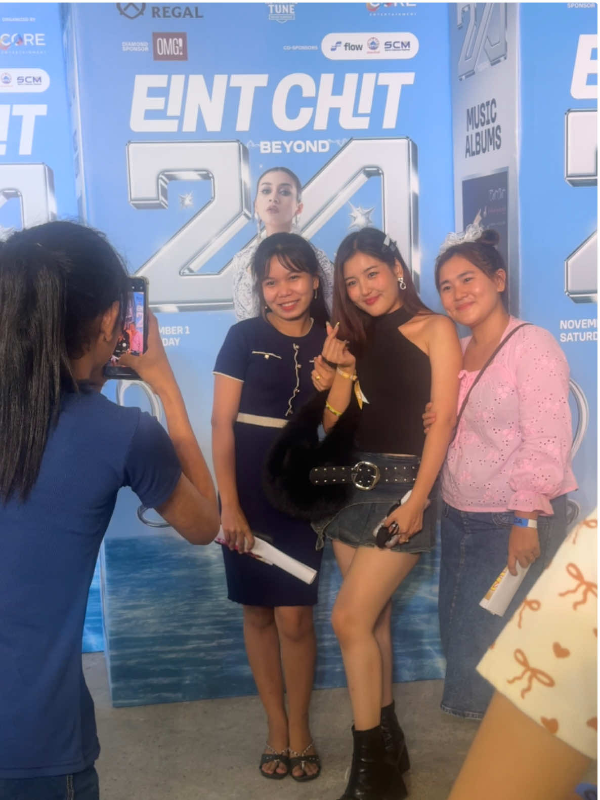 မအိမ့်ချစ် show လာရင်း ဖန်ဖန်လေးတွေနဲ့ အမှတ်တရလေး💕 မအားလို့ခုမှတင်ဖြစ် 🫶🏻💕 #fyp 