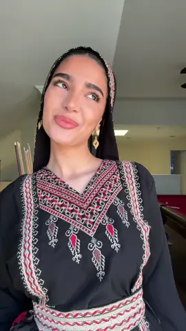 binit ramallahh 💕 #palestinian #kuftan #thobe #henna #ramallah 