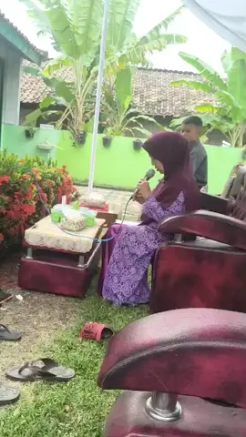 My Moms, Selalu adem denger mama ngaji. yg mau panggil mama ku buat ngaji ke acara nikahannya atau apapun silahkan ya 🥰