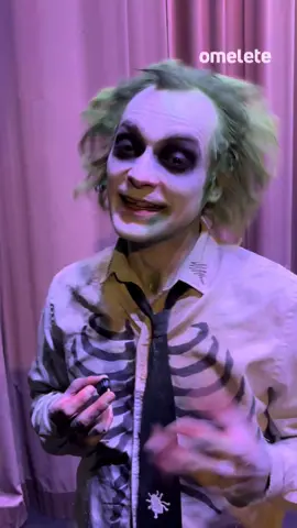 BEETLEJUICE BEETLEJUICE BEETLEJUICE 🧃🪲 Viemos ao limbo neste sabado acompanhar o incrível @sterblitch, que está em cartaz no Teatro Liberdade com o musical @beetlejuiceomusicalbrasil ✨ E é claro que ele ia pegar nosso celular e dar susto nas pessoas durante o intervalo 😅 ‘Beetlejuice: O Musical’ têm sessões de quarta a domingo e vão até 30 de Novembro! CORRE 🫡 #beetlejuice #beetlejuiceomusical 