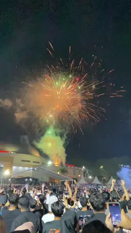 Aman kah persepupuan kalian tadi malam cees, bersama @𝙵𝙰𝚁𝙸𝚂 𝙰𝙳𝙰𝙼 memang ga ada obat🔥🔥🔥 sudah pasti pecah memang lagu timur💃🏻💃🏻 #balikpapanfest #kalimantanbikeweek2025 #konserbalikpapan #persepupuan #fyp 