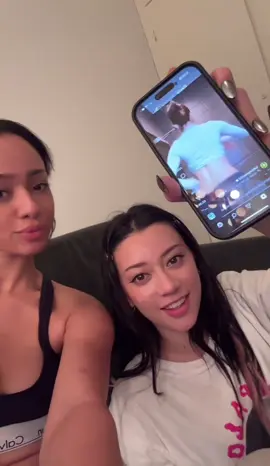 Omggg they used the audio 😭 Mind you this is during tour rehearsals. I love my unserious group 💗 #katseye #katseye_manon #meretmanon #katseye_lara #katseye_megan 