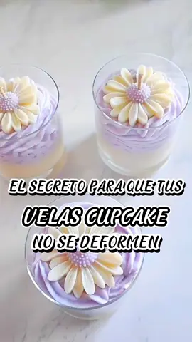 ¡Se hunde tu cupcake! 😫 El truco es dejar reposar la cera para lograr esa textura cremosa perfecta y deliciosa 🧁, comentá CUPCAKE 👇 para no perder la forma, seguinos para más tips 💡, y para la capacitación profesional 👩‍💻 envíanos un mensaje privado ya mismo ✉️.  #velasartesanales  #velasaromaticas  #velasdecorativas  #velas  #hechoconamor 
