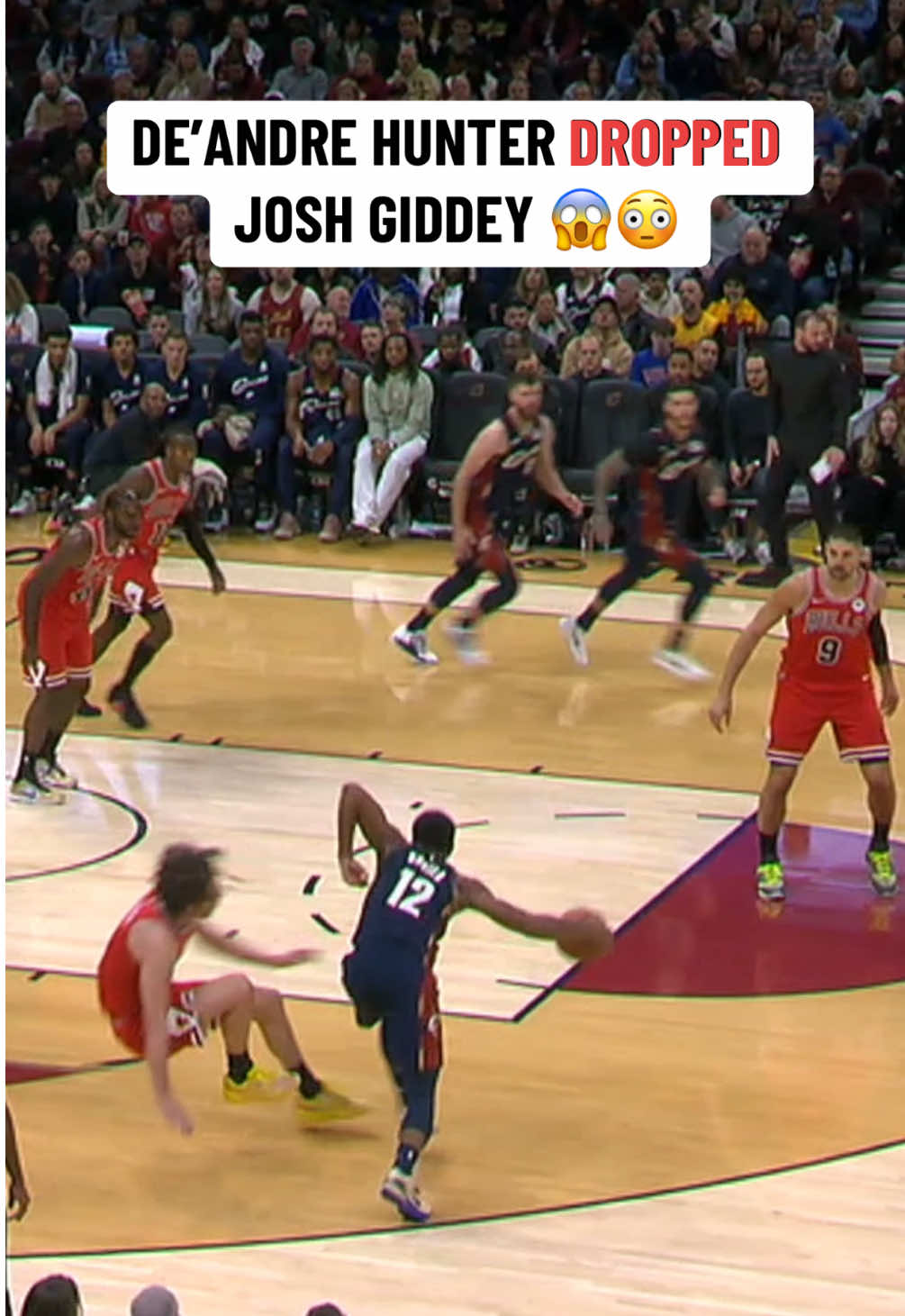 CROSSOVER OF THE YEAR?! 🤯 #NBA #basketball #nbabasketball 