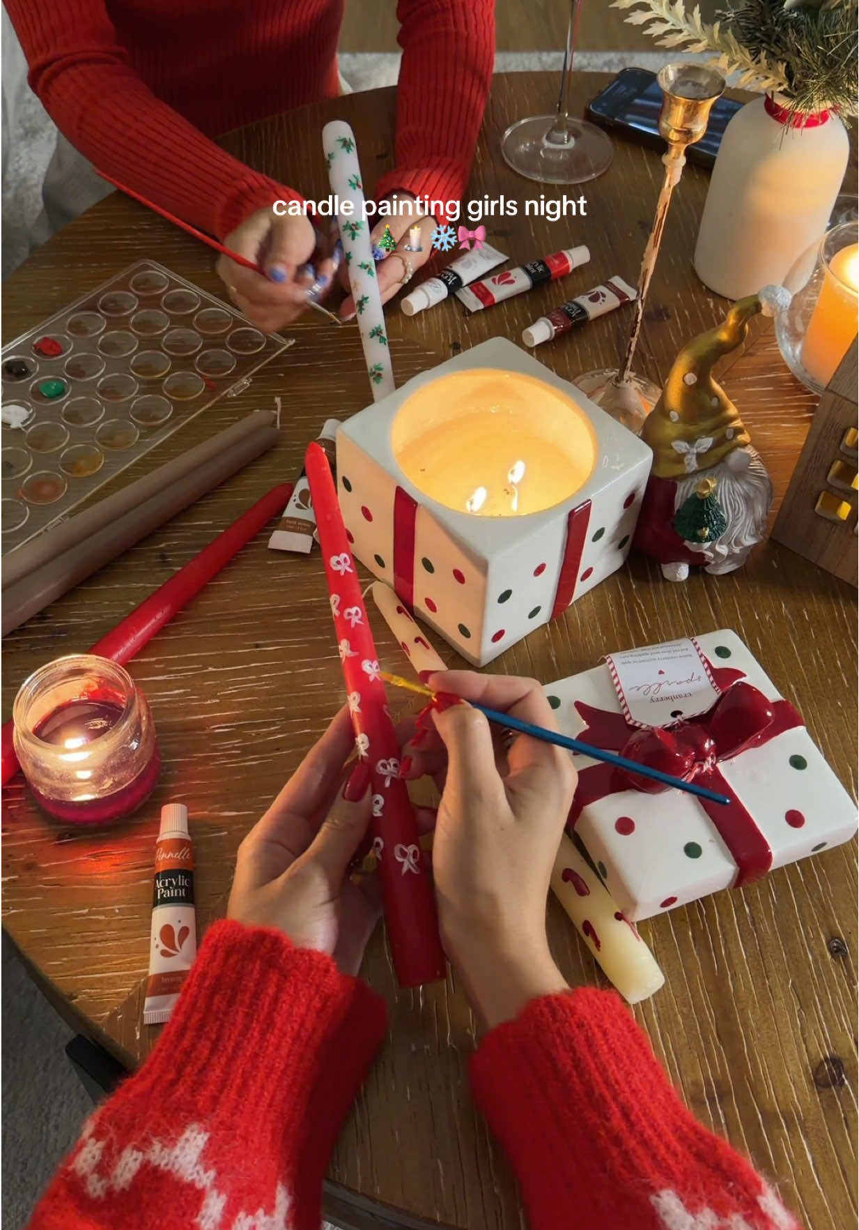 your sign to paint christmas candles w your bestie 🕯️❄️🎀 #christmaspartyideas #girlsnightin #christmasgirlsnight #candlepainting #christmasdiy 