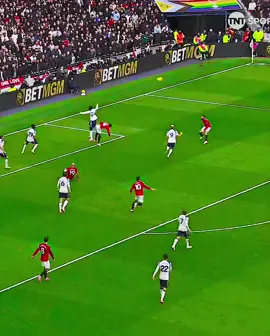 nhìn quả đầu là biết uy tín rồi đúng không😏   #xuhuong #edit #football #hqhfooball #fyp 