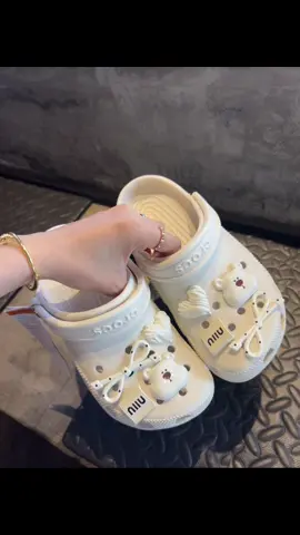 Vễ thương vữ vị haiiiii 😍 mua hàng in bóc ig: chiisstudio27_ hoặc dép không859//3333//27 #crocs #viral #xh #ilovetiktok #chistudio 
