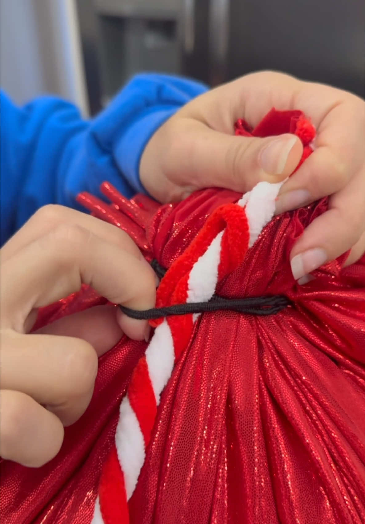 This is amazing! ❤️ #christmas #crafts #homedecor #ornaments #fyp 