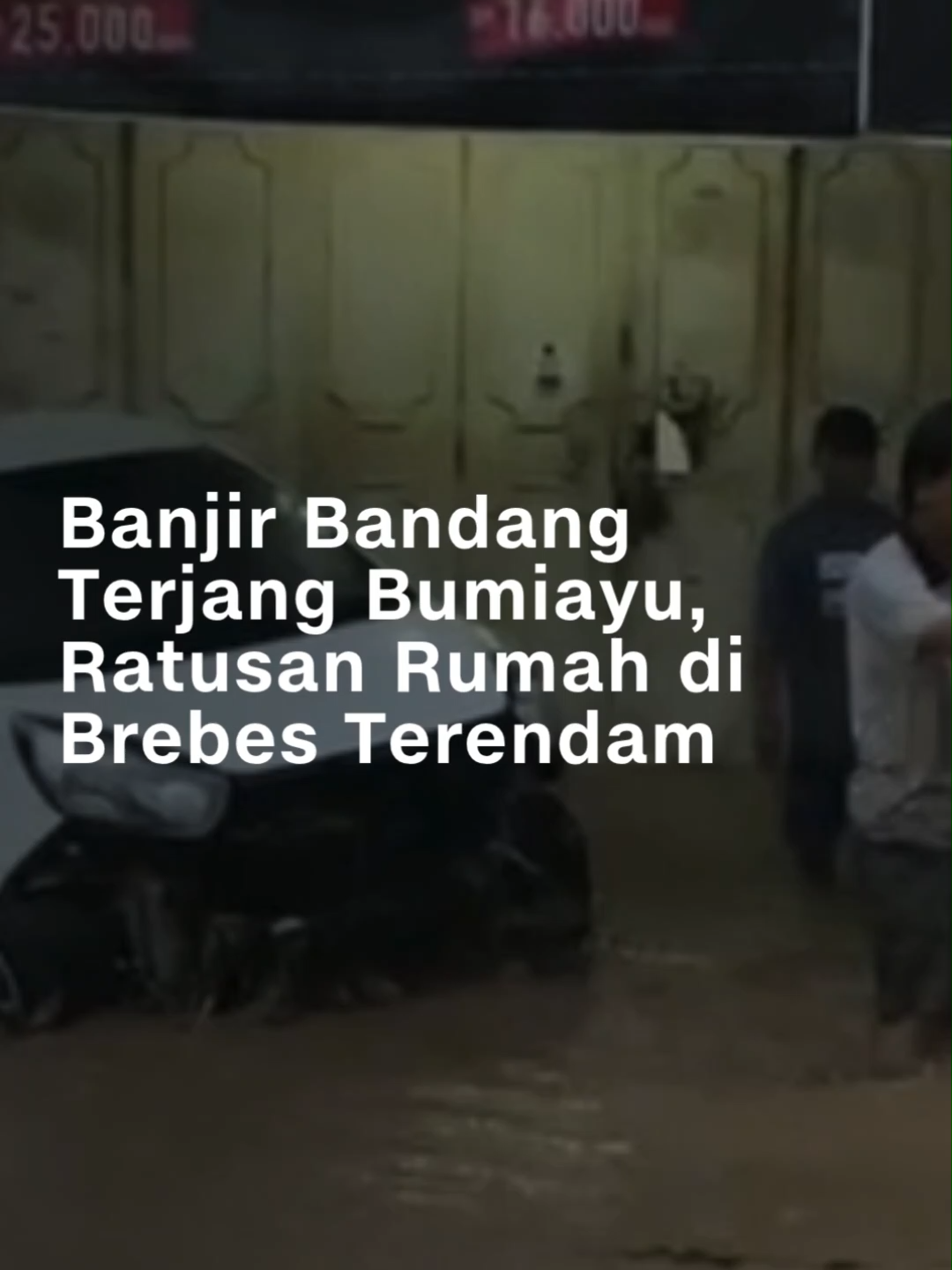 Sungai Kalierang di Kecamatan Bumiayu, Kabupaten Brebes, meluap deras setelah hujan deras mengguyur wilayah tersebut sejak Sabtu 8 November 2025 sore menyebabkan dua warga dilaporkan hilang. Air mulai naik sekitar pukul 16.00 WIB dan langsung menerjang permukiman warga di Desa Kalierang, Kecamatan Bumiayu. #cnnindonesia #cnnindonesiacom #BanjirBandang