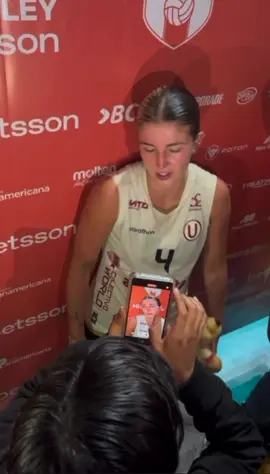 Catherine Flood “Estamos muy ilusionadas de ganar, fue un buen rival que nos enfrentamos, estoy muy emocionada siempre quiero llegar a los 5set, estoy en buen equipo y las chicas son muy amables, y daré todo de mí” 📹 @willyx_2411 || @as_sportsaa  #catherinefood #universitariodedeportesvoley #laspumas #ligaperuanadevoley #voleyperuano