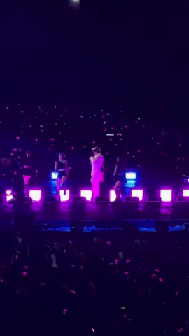 Ôi cái nhạc chuông điện thoại của tôi 🤣🤣🤣#gdragon #ubermenshworldtour2025 #gdragonbigbang 