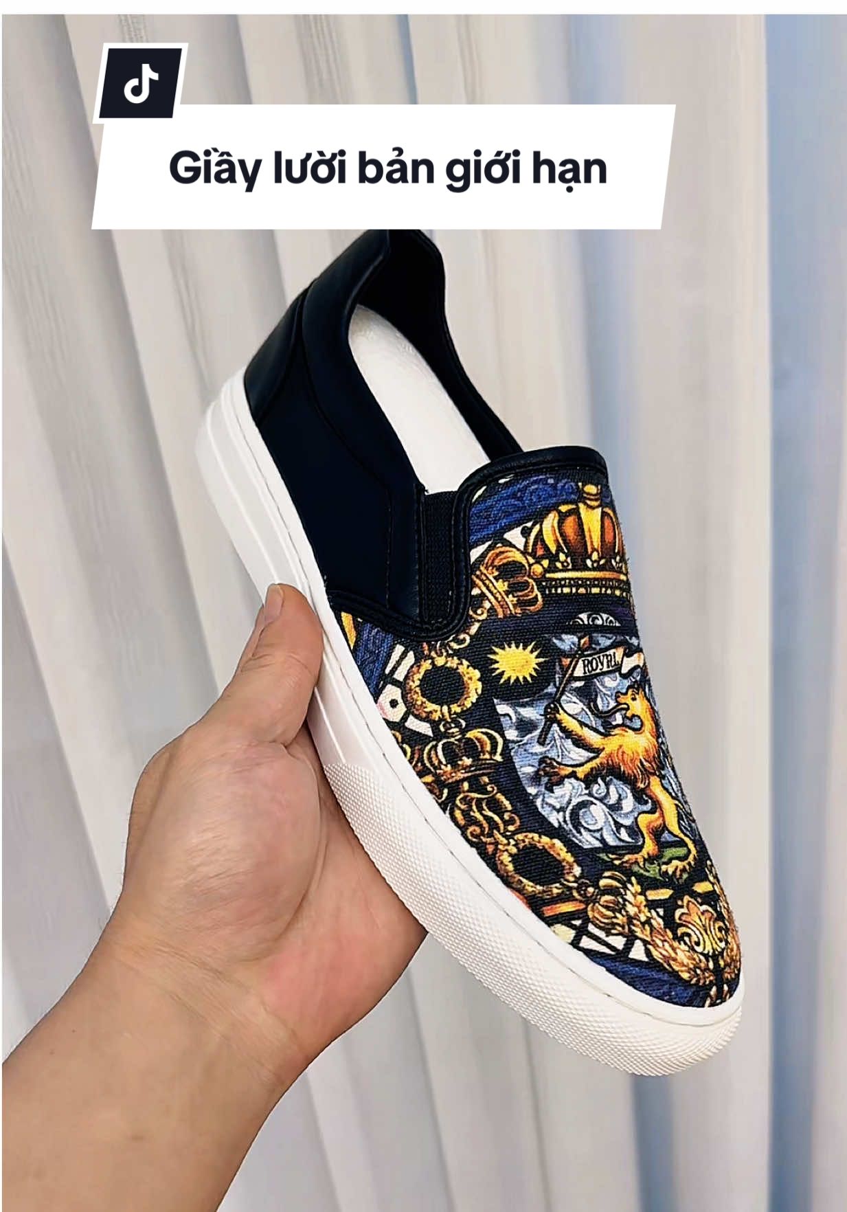 Giầy nam phong cách.mang đến cho bạn sự trẻ trung và phong cách dễ mang dễ phối đồ.