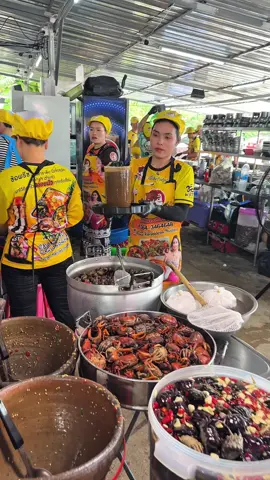 นัววววว #ไก่ยกครก #พัทยา #pattaya #อาหารอีสาน #thailand 