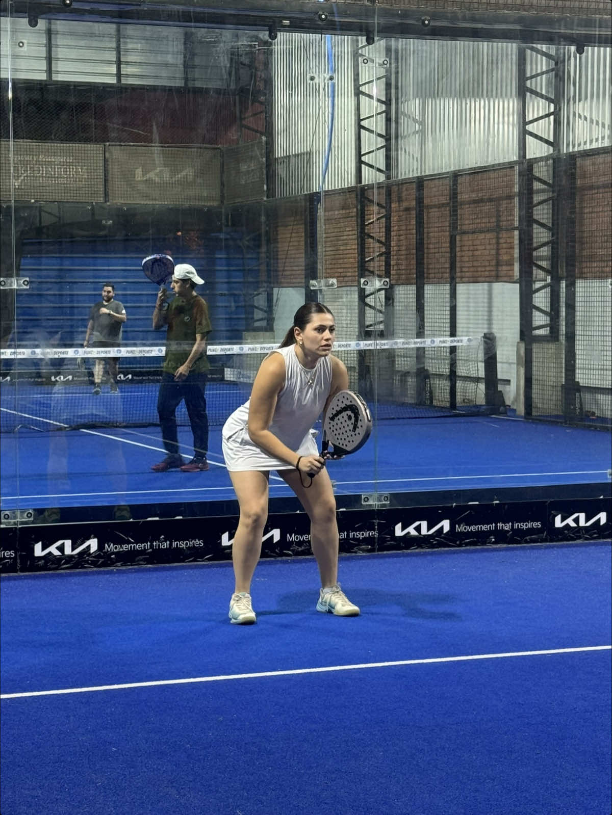 Por regla, no festejen el punto antes de que caiga la bola 😌✌🏻#padelvideos #padelamateur #padeltime #bolivia🇧🇴 