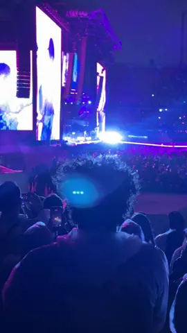 Um pequeno momento de diversão em meio ao caos. Imagens by @amanda.vettorazzo #linkinpark #empitnessmachine #rock #morumbi #morumbis