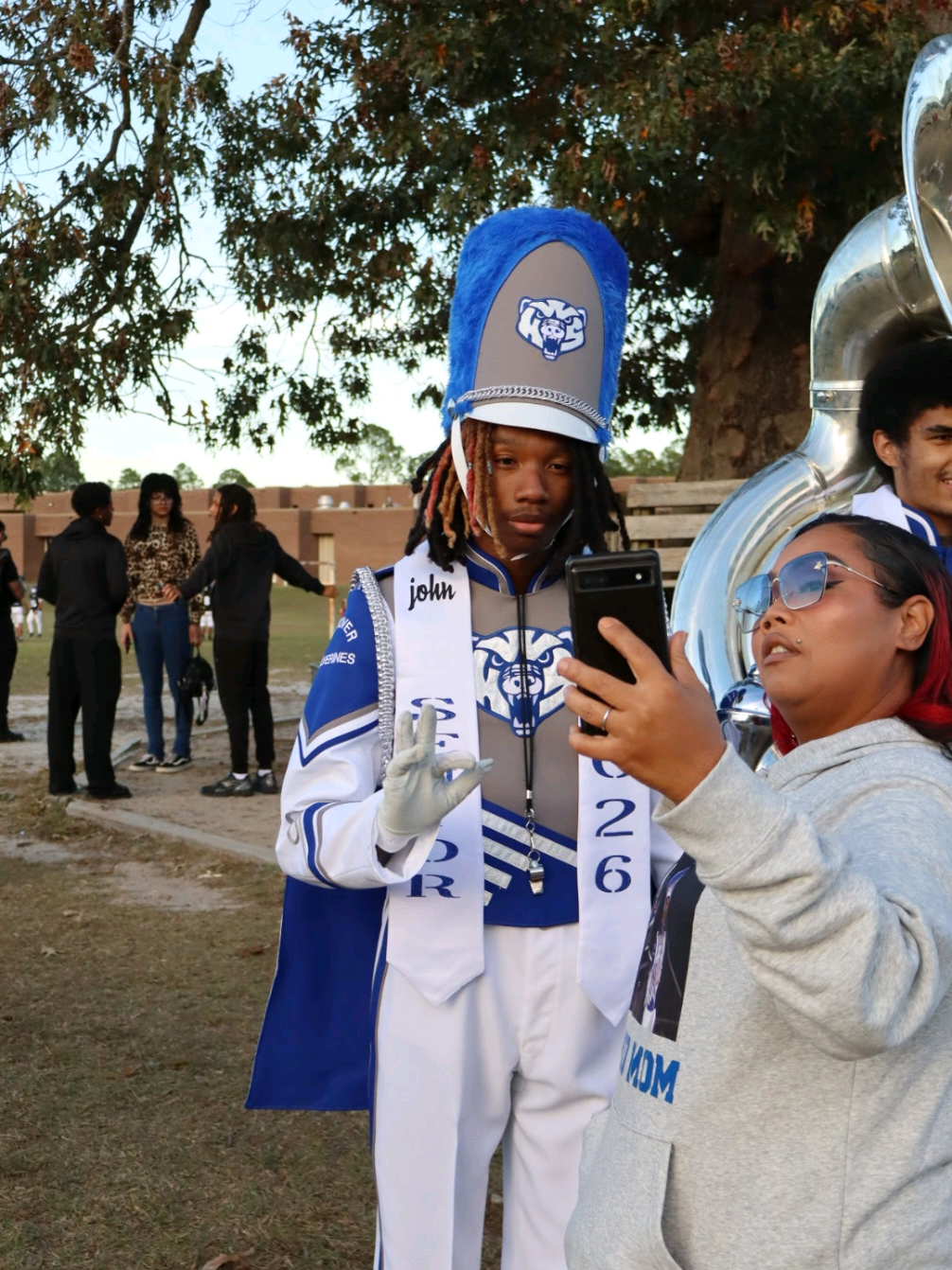 🙈 my son as drum major, he does so well but I'm like son where you learning these moves. #bandmom